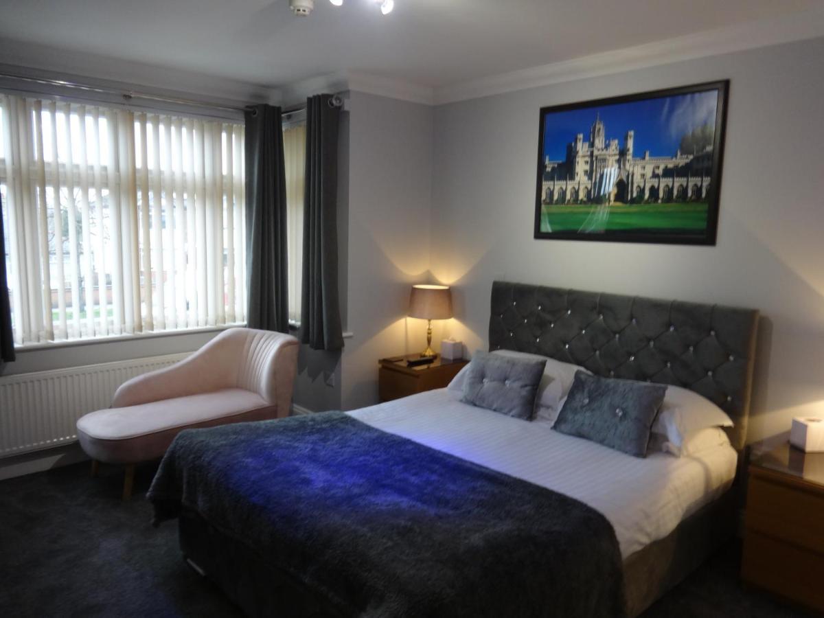 Autumn House Hotel CBG Екстериор снимка