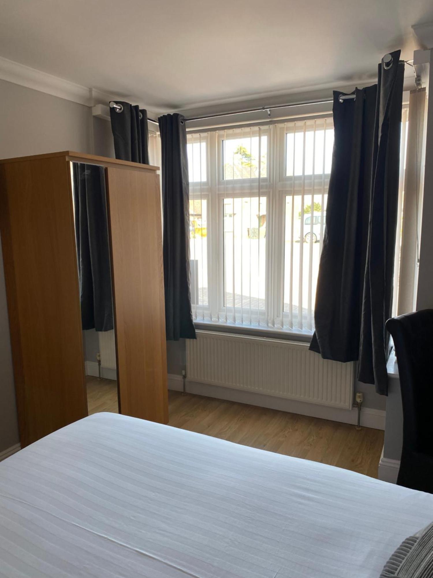 Autumn House Hotel CBG Екстериор снимка