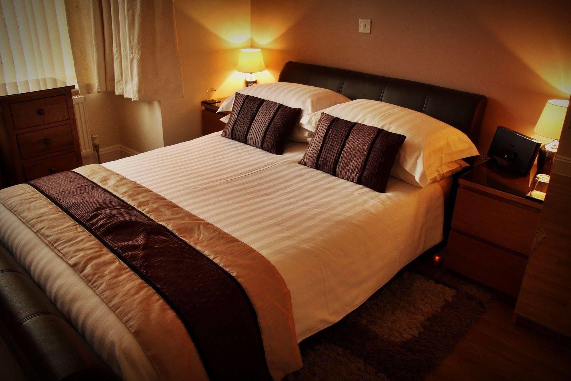 Autumn House Hotel CBG Екстериор снимка