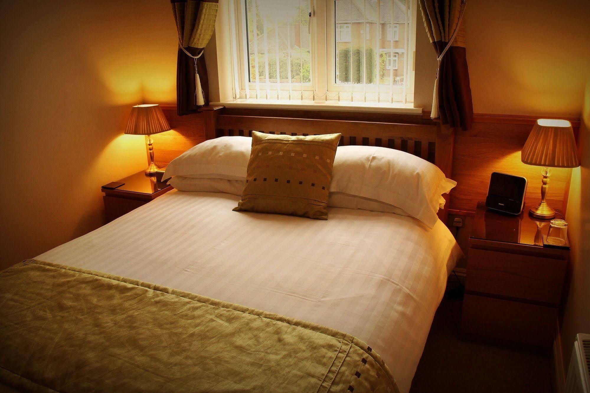 Autumn House Hotel CBG Екстериор снимка